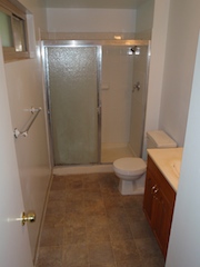 Master Bedroom's Bathroom with Shower